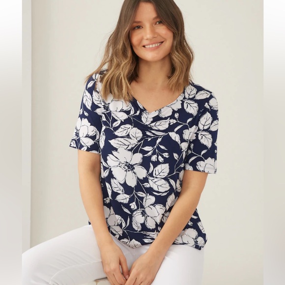 Kim & Co. Brazil Knit Short Sleeve Ruched Front Top - Picture 1 of 11